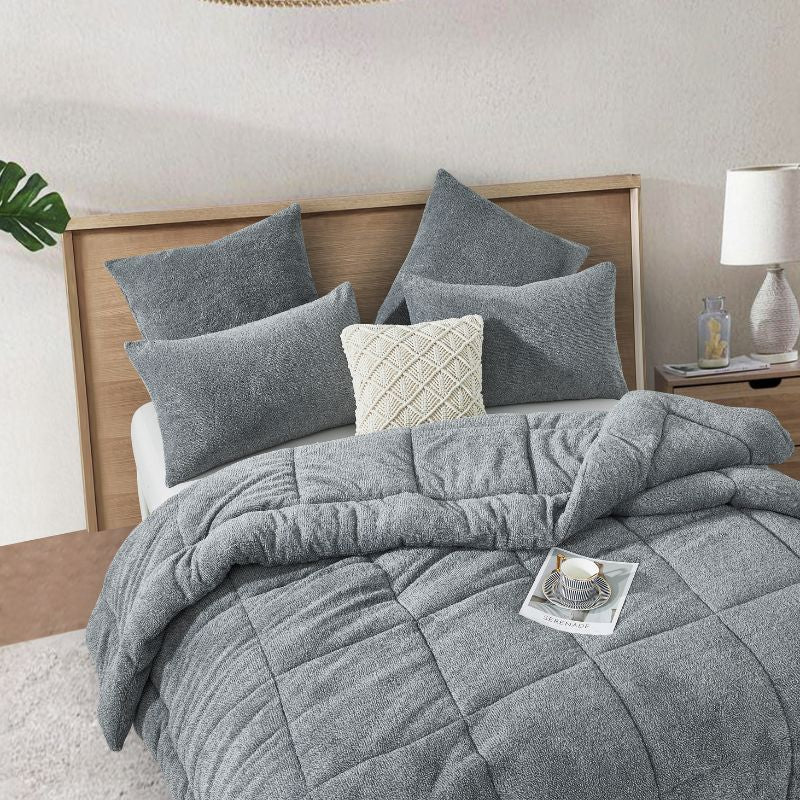 The Morgan and Reid Grey Spec Snuggle Fleece Pillowcase Pair features a modern speckled grey design and ultra-soft...