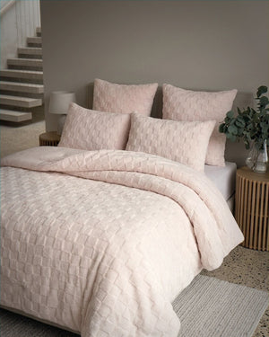 Soft Pink Checkered Snuggle Fleece Comforter Set